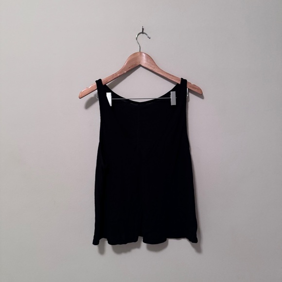 Intimately Women’s US Medium Black Low Back Loose Tank Top - Picture 9 of 9